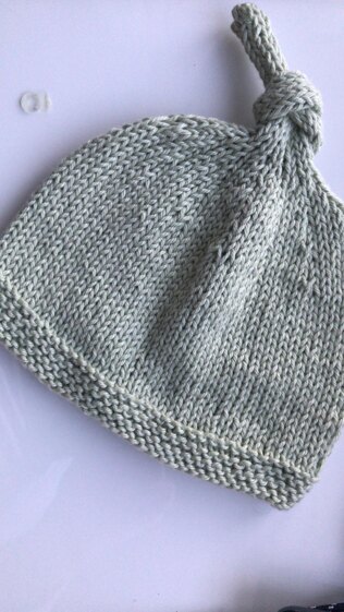 Baby hat in the round