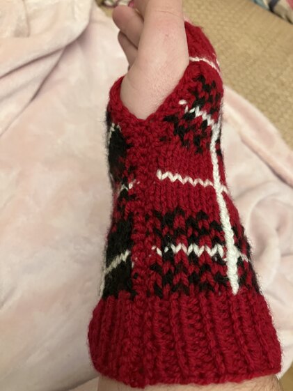 Traitors Tartan / Lumberjack Style Fingerless Gloves / Wrist warmers