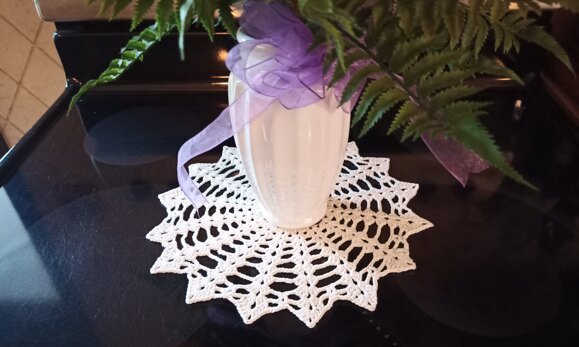 Ivy Leaves Doily