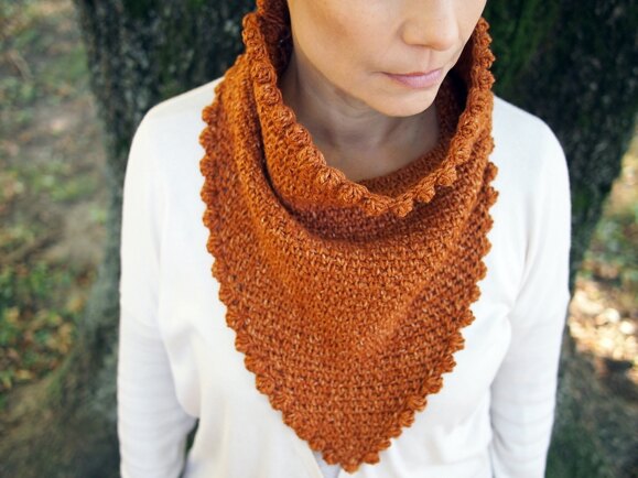 Textured bandana bobbles cowl