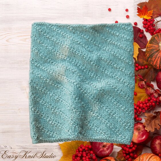 Snood With Diagonal Pattern – Modern Knit Neck Warmer