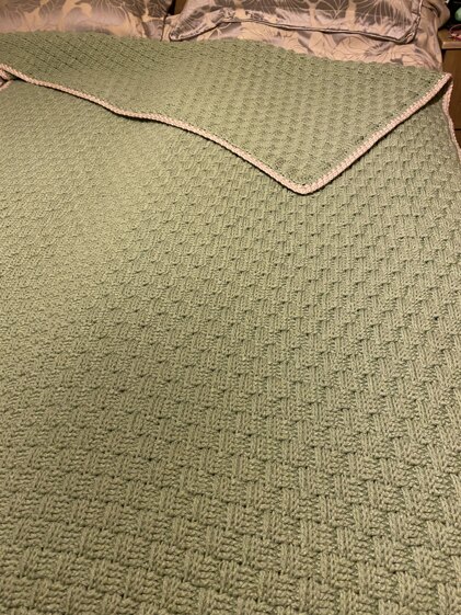 Basket weave weighted blanket