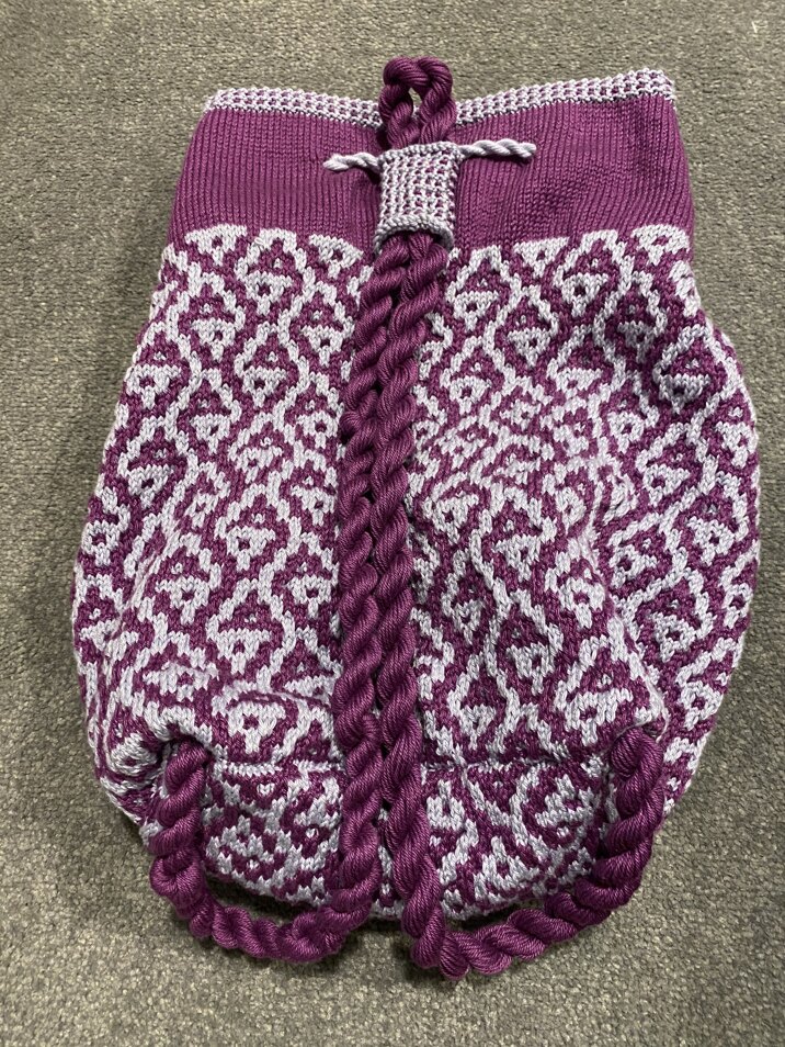 Yin & Yang knitted bag
