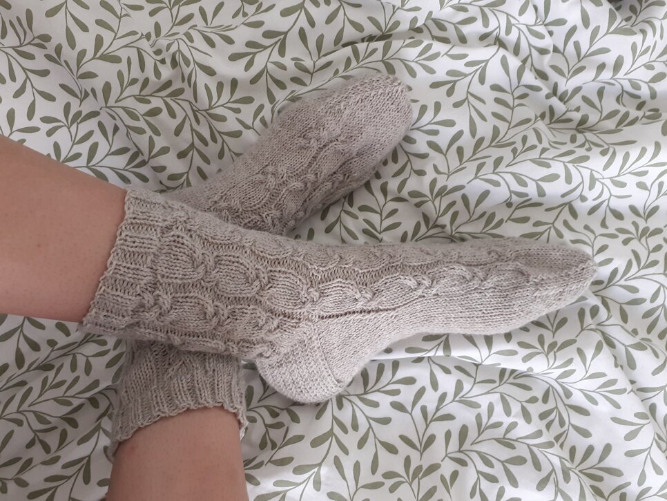 Cable socks