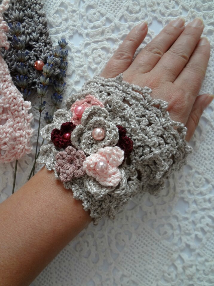 Brontë Crochet Cuff