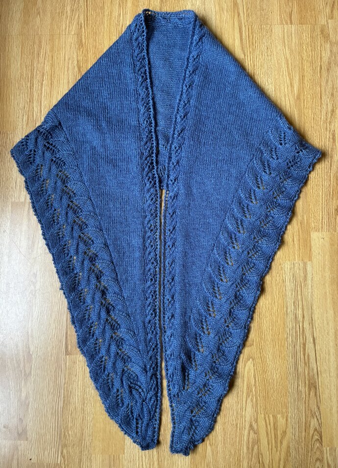 Cable and lace shawl