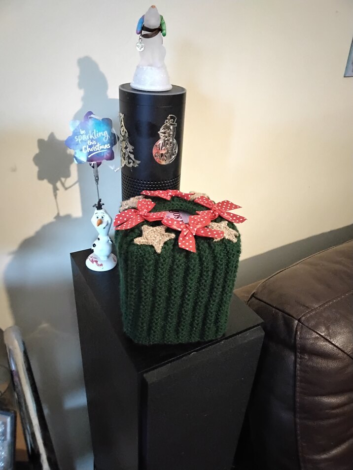 Easy tissue box cover