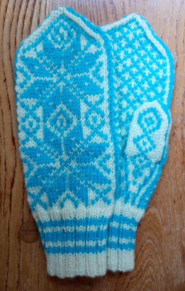 Norwegian Selbu Mittens