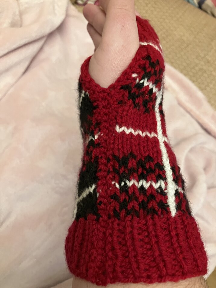 Traitors Tartan / Lumberjack Style Fingerless Gloves / Wrist warmers