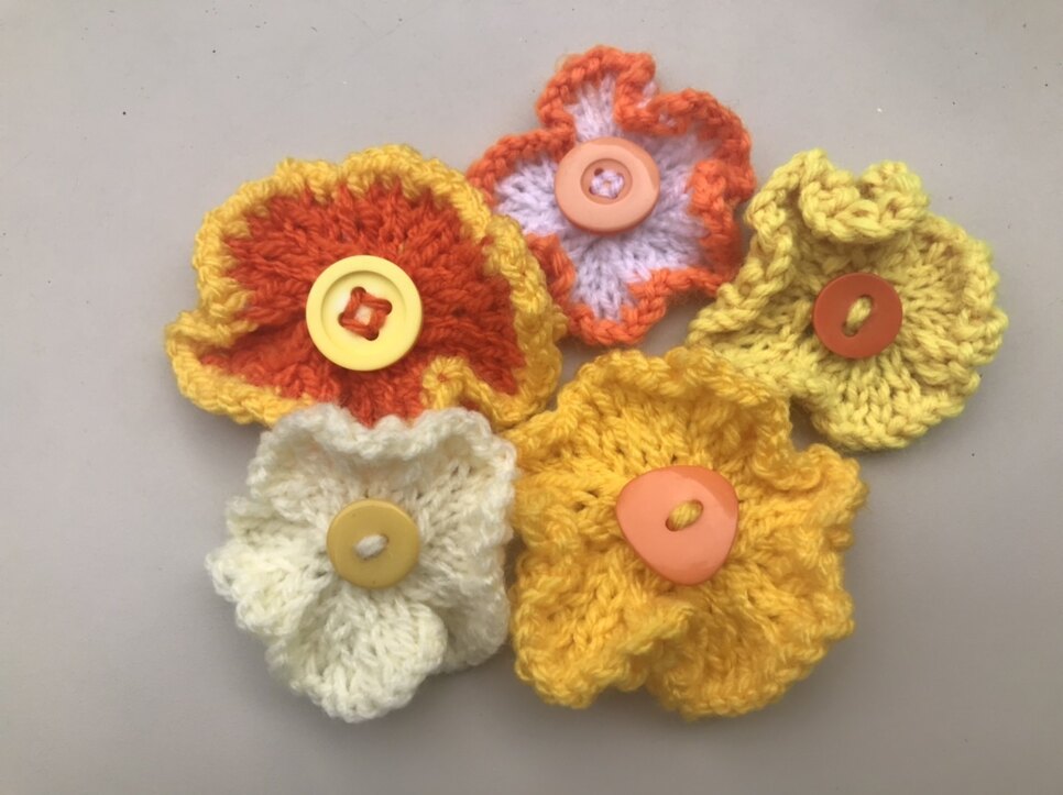 Knitted flowers